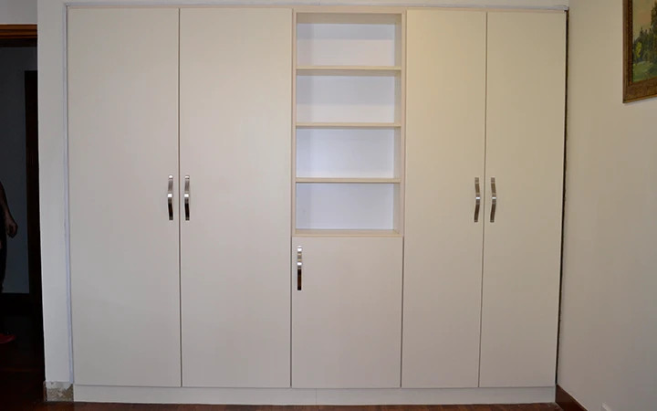 Closet Minimalista Crema