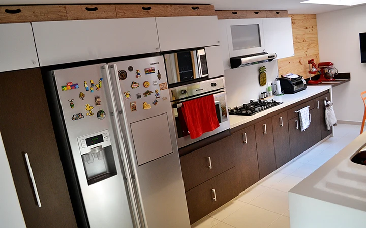 Cocina Madera & Blanco